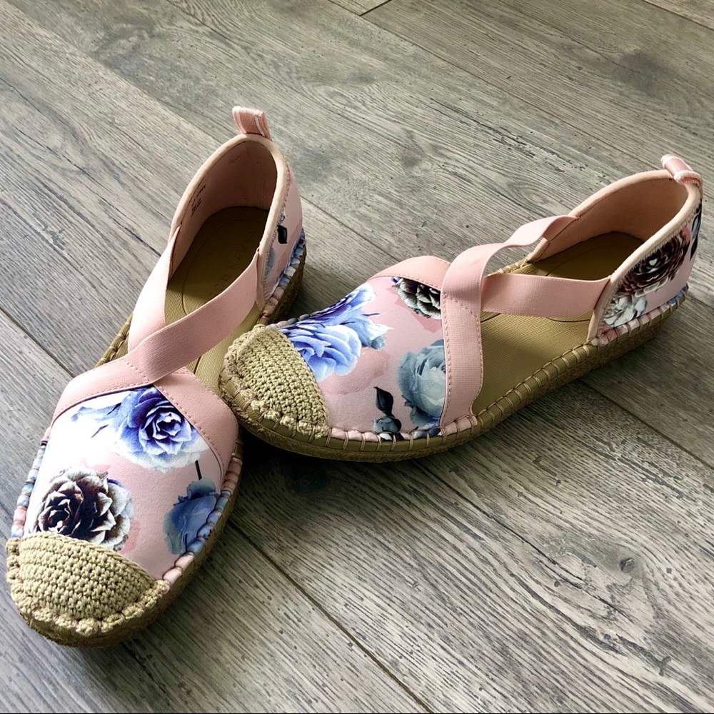 Taryn Rose 🌹 Neoprene Espadrille Sandals Floral